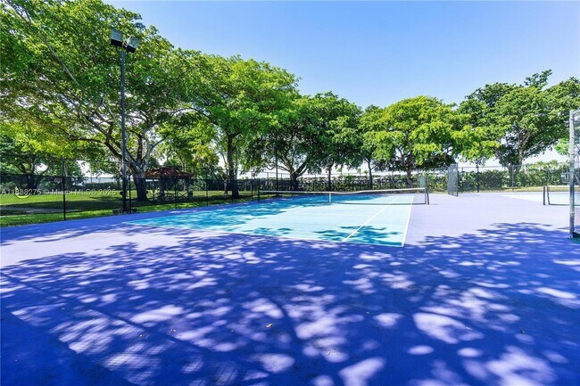 Building Photo - 116 Lake Emerald Dr