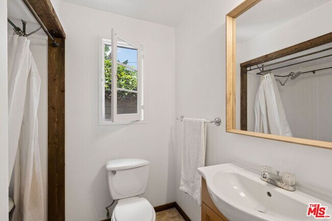 Building Photo - 1377 Appleton Way