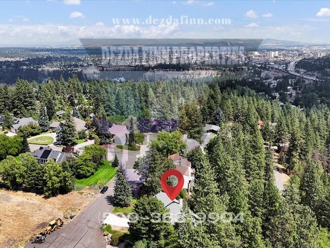 Building Photo - 3,700 sqft of Quiet Luxury & Stunning Views