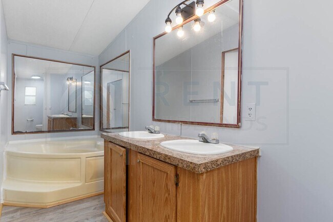 Building Photo - 7228 Hilo St