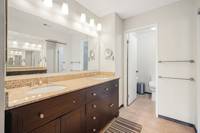 Building Photo - 4560 Benedick Ct