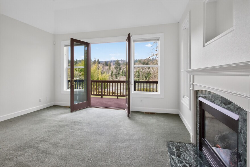 Building Photo - 1645 SE Oak Shore Ln