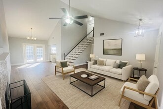 Building Photo - 9135 Rue De Lis