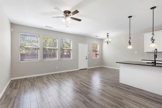 Building Photo - 79 Blue Creek Pl