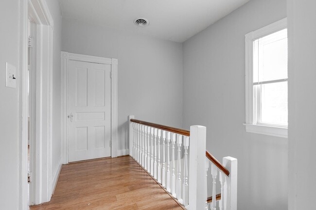 Building Photo - Large West End Rental off of Three Chopt R...