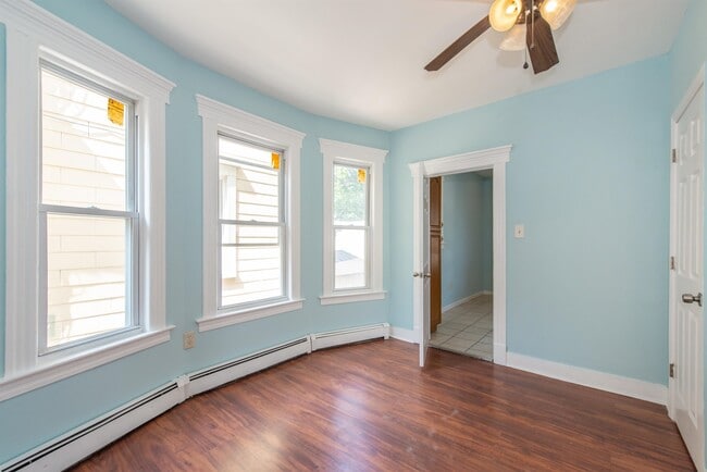 Building Photo - 151 Laurel Ave