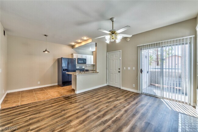 Building Photo - 2201 Ramsgate Dr