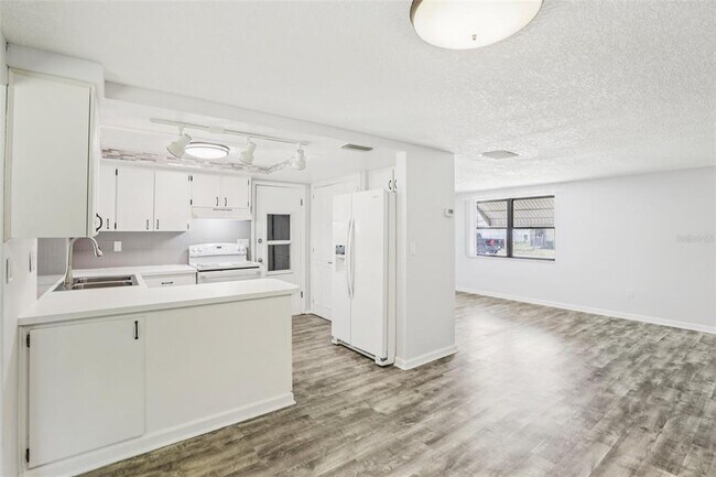 Building Photo - 4015 Litchfield Dr