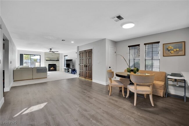 Building Photo - 3959 Salisbury Pl