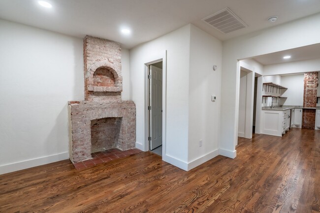 Building Photo - 345 S Zunis Ave