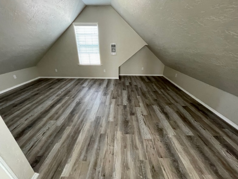 Building Photo - 951 S Rimrock Rd