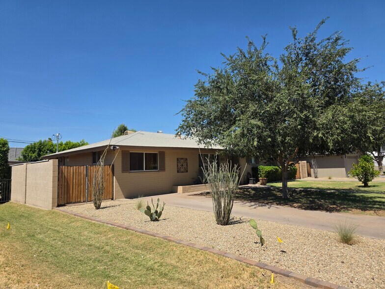 Building Photo - 1610 E Palo Verde Dr