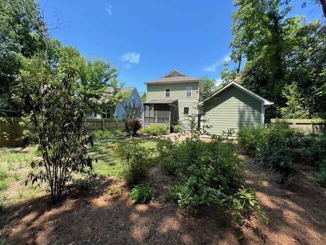 Building Photo - 703 Gerard St