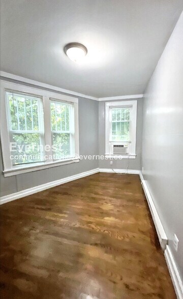 Building Photo - 32 Woodlawn Dr