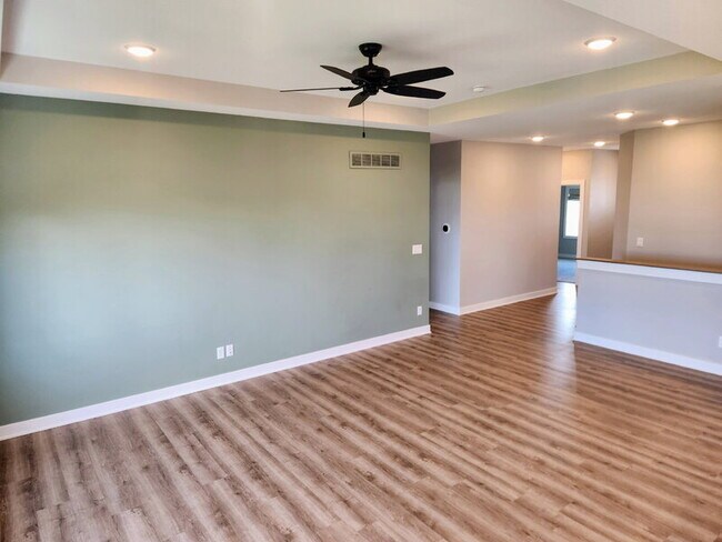 Building Photo - 1603 Red Cedar Ln