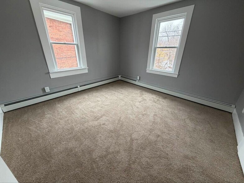 Building Photo - 2 Monteleone Pl