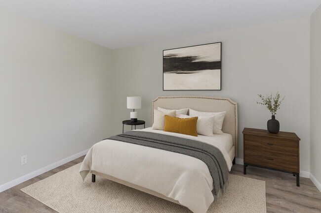 Building Photo - 1531 SE Royal Green Cir