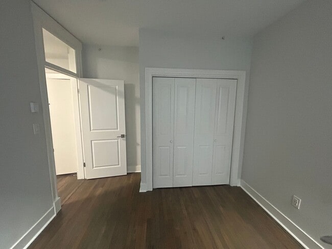 Building Photo - 81 Park Dr