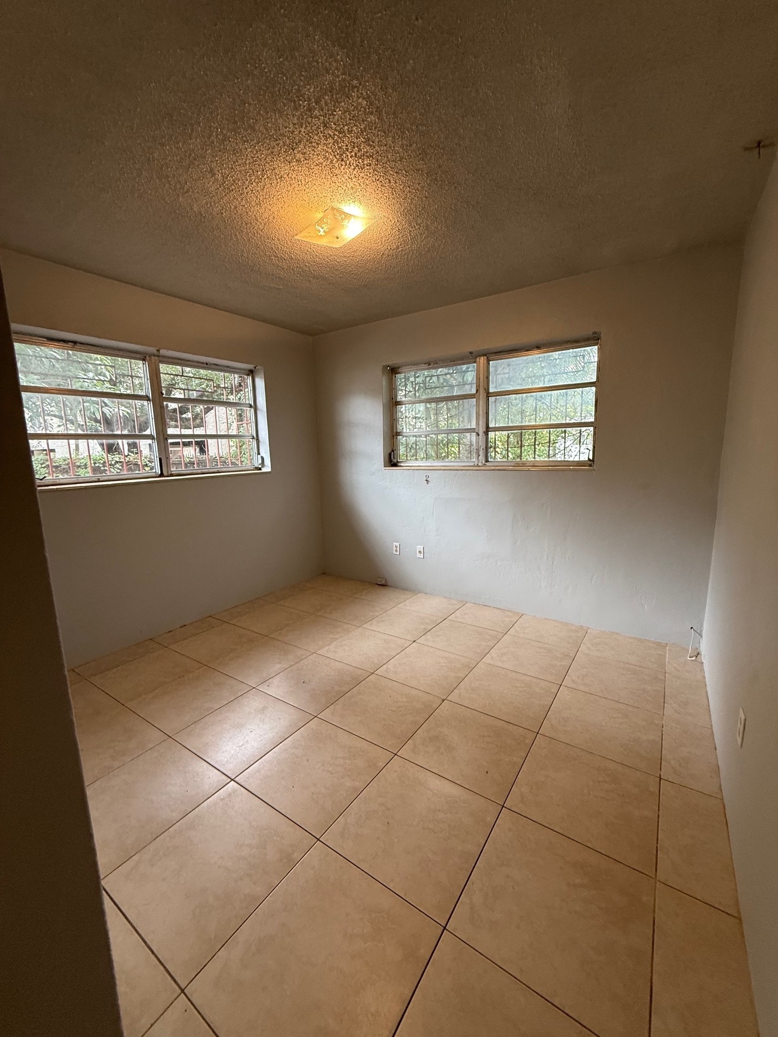 Bed3 - 662 NE 132nd St