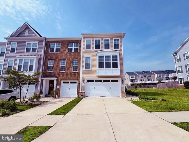 Primary Photo - 438 Boxelder Dr