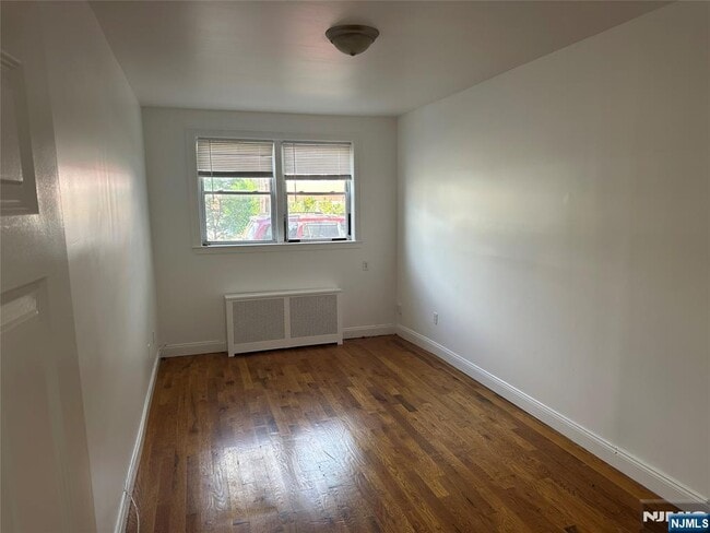 Building Photo - 346 Highland Ave