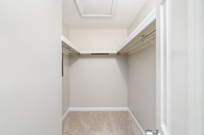 Building Photo - 4051 Heather Ct NW