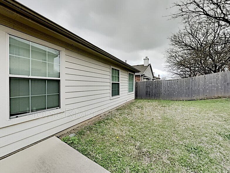 Building Photo - 8544 Orleans Ln