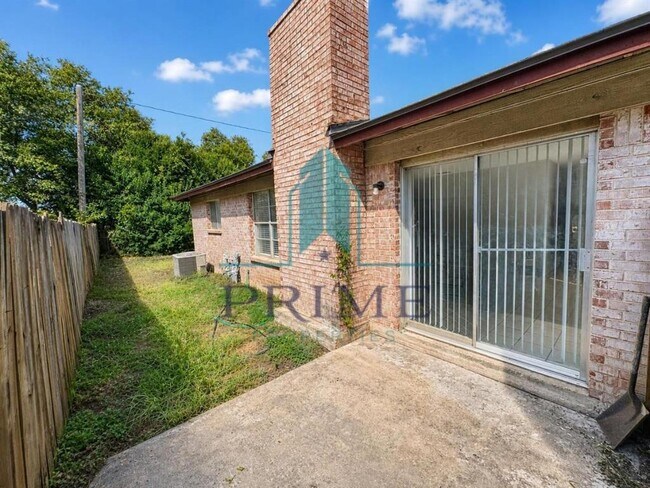 Building Photo - 9900 Randall Dr