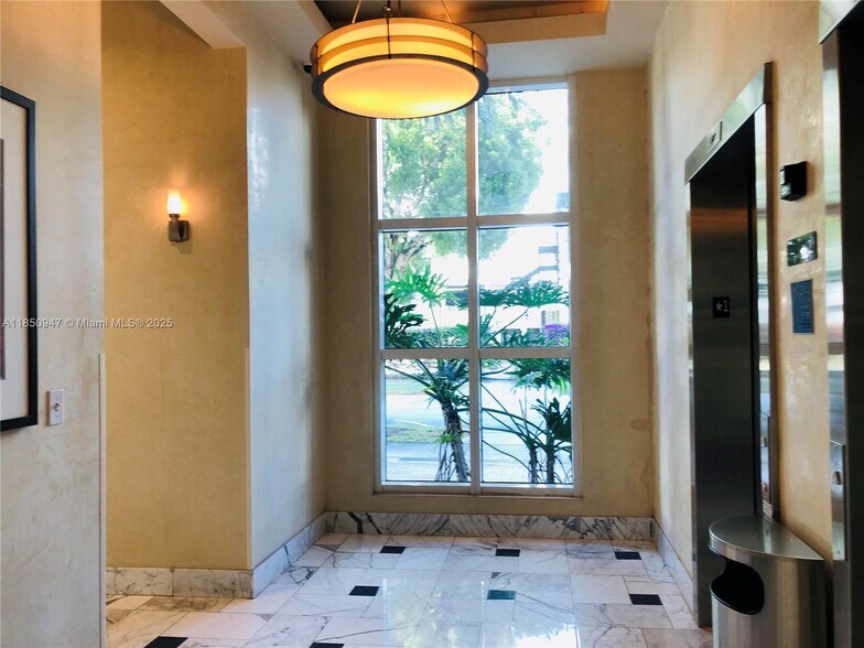 Building Photo - 2275 Biscayne Blvd