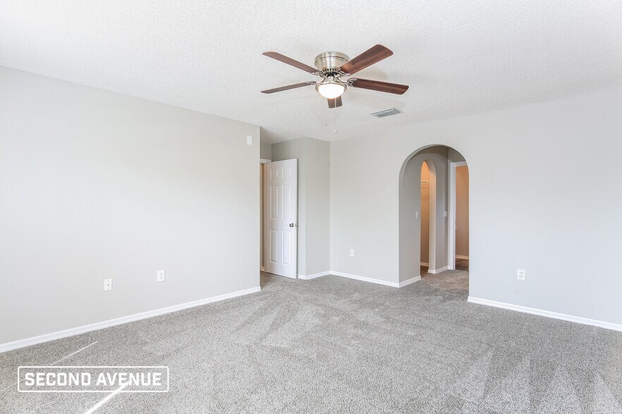 Building Photo - 12042 Villa Rd