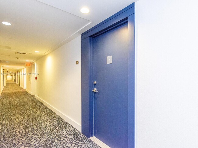 Building Photo - 1000 West Ave