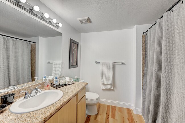 Building Photo - Fully Furnished 3BD/2BA in SW Vegas | Gate...