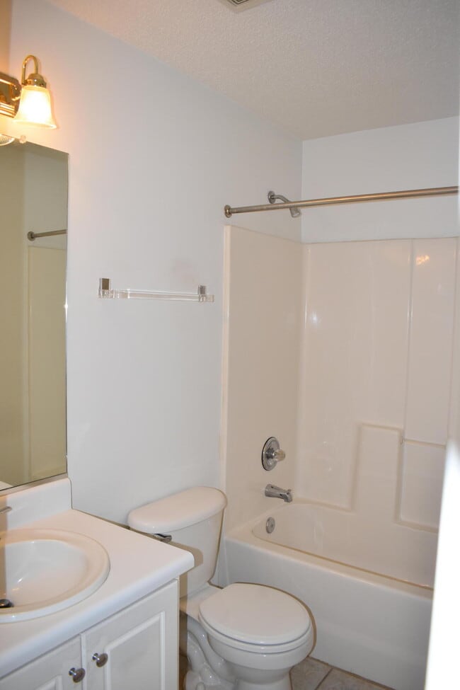 Building Photo - 2017 Caton Dr