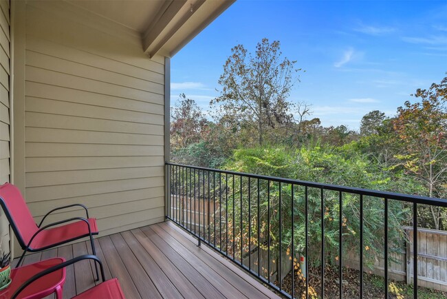 Building Photo - 210 Cheswood Forest Pl