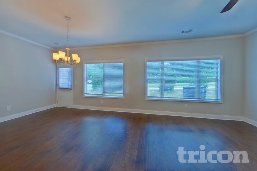 Building Photo - 4431 Fulson Dr