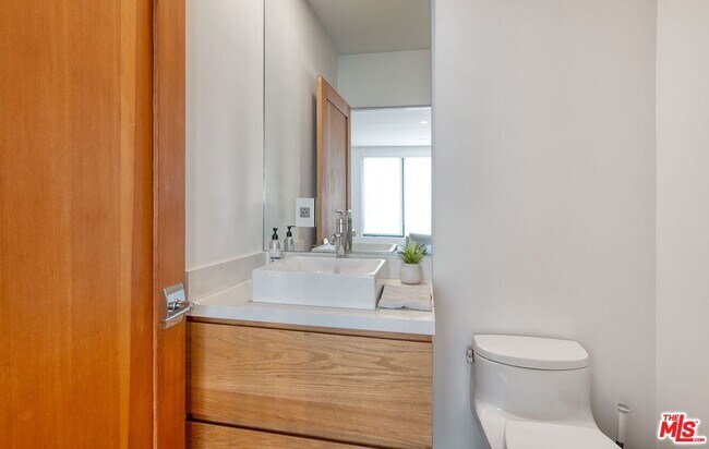 Building Photo - 7826 W 80th St