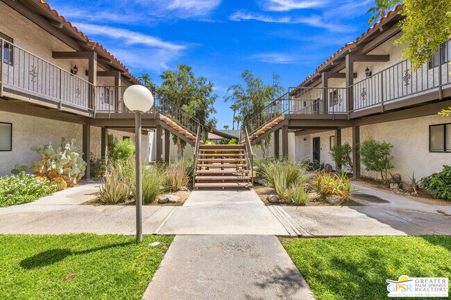 Building Photo - 2230 S Palm Canyon Dr