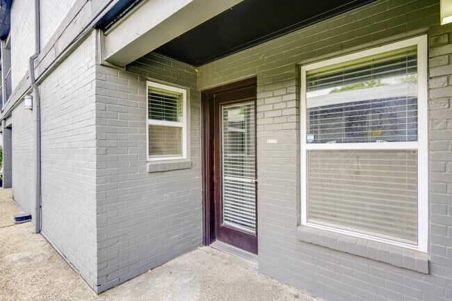 Building Photo - 2020 S Congress Ave