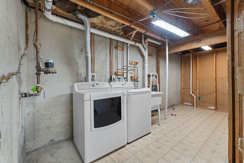 Building Photo - 14413 Long Green Dr