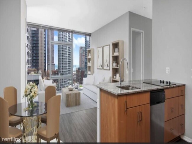 Building Photo - 1 br, 1 bath Apartment - 332 E Illinois St