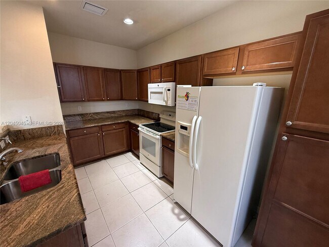 Building Photo - 9572 SW 169th Pl