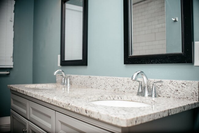 Building Photo - 1449 Jill Dr