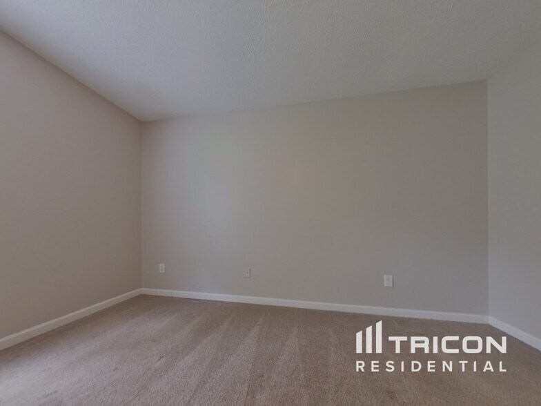 Building Photo - 114 Ivy Brook Dr