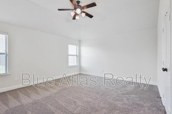 Building Photo - 3008 Bobcat Dr