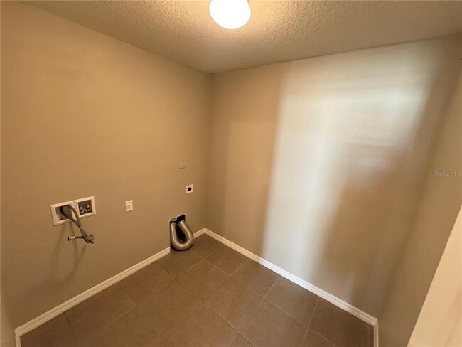 Building Photo - 1018 Ashentree Dr