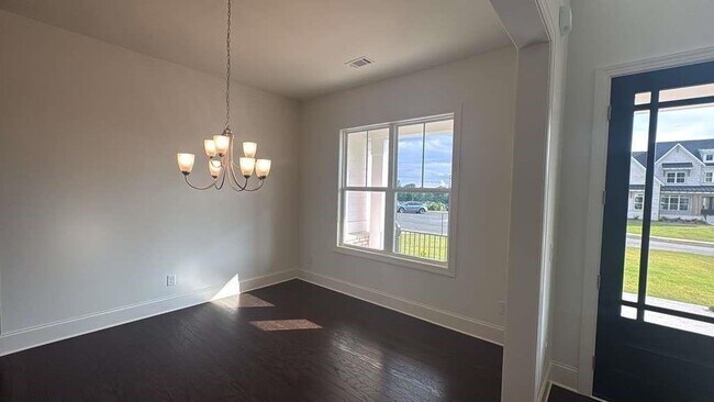Building Photo - 5365 Travers Ln