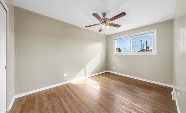 Bedroom - 5413 138th St