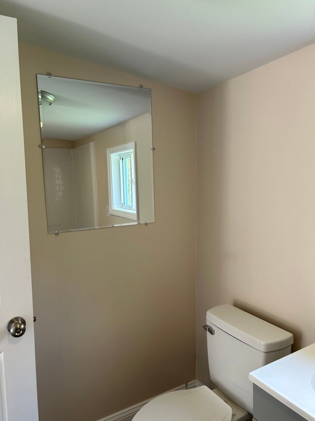 Building Photo - 2913 Brooks Ave