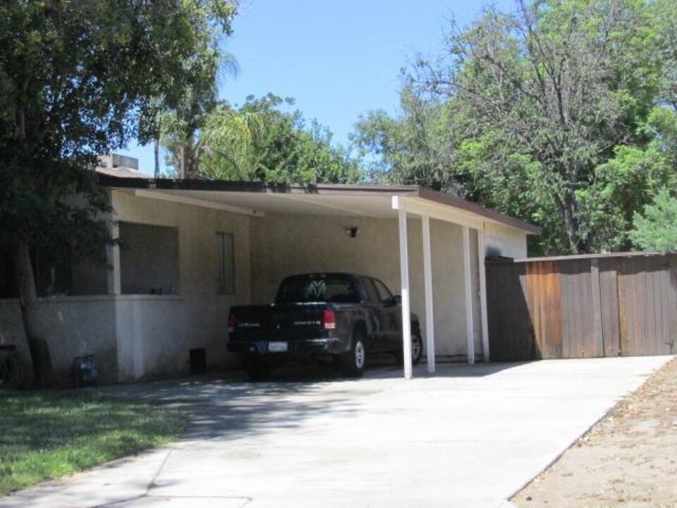 Car Port - 5723 Stansbury Ave