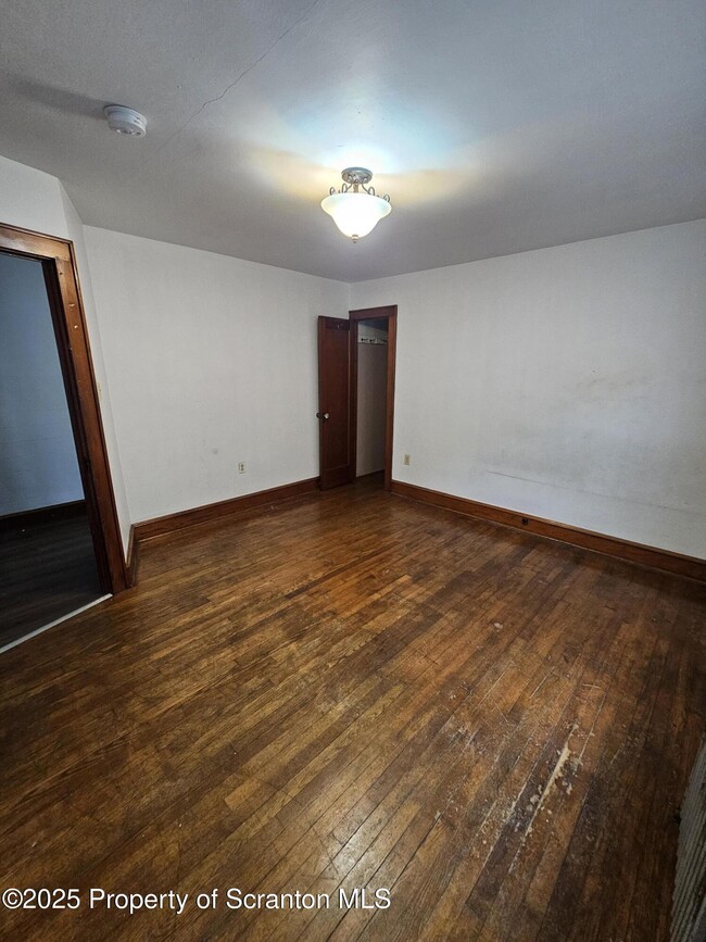 Building Photo - 532 Alder St